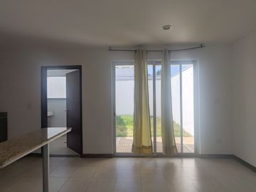 CASA EN VENTA EN CONJUNTO A POCOS MINUTOS DE BLVD. FORJADORES