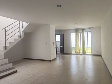 CASA EN VENTA EN CONJUNTO A POCOS MINUTOS DE BLVD. FORJADORES