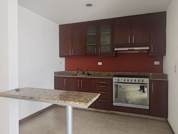 CASA EN VENTA EN CONJUNTO A POCOS MINUTOS DE BLVD. FORJADORES