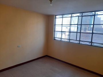 Alquiler de Departamento en el 2do piso - Zarate SJL