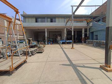 SE VENDE LOCAL COMERCIAL CON EXCELENTE UBICACION EN SJL
