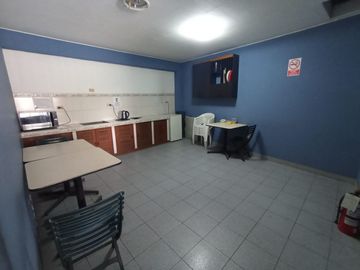 SE VENDE LOCAL COMERCIAL CON EXCELENTE UBICACION EN SJL