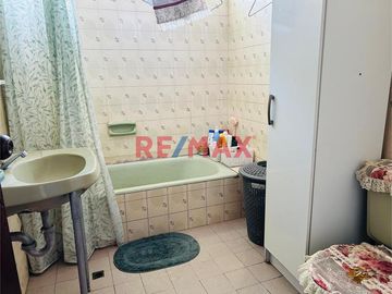 Ocasion Se Vende Casa De Tres Pisos En Palermo/ 320 M2 A.T./ 360 A.C./ $270,000.00