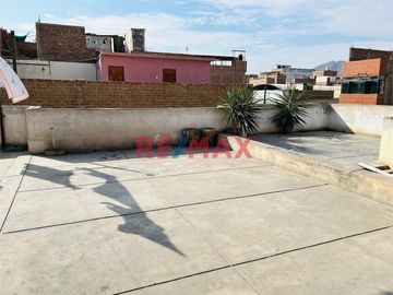 Ocasion Se Vende Casa De Tres Pisos En Palermo/ 320 M2 A.T./ 360 A.C./ $270,000.00
