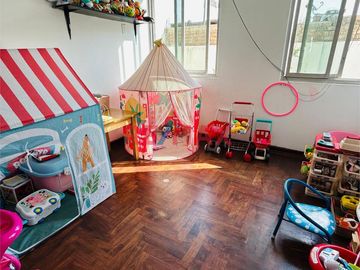Ocasion Se Vende Casa De Tres Pisos En Palermo/ 320 M2 A.T./ 360 A.C./ $270,000.00