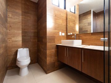 CASA DE 4 RECÁMARAS EN LOMAS DE ANGELOPOLIS 3 - ENTREGA INMEDIATA