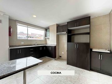 DEPARTAMENTO EN VENTA - SECTOR LA CAROLINA MUY CERCA A LA AV.6 DE DICIEMBRE