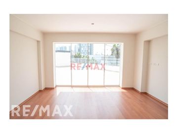 Alquiler De Moderno Departamento De Estreno Con Terraza – Surquillo