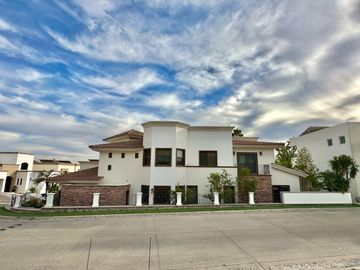 SE VENDE CASA EN LA JOLLA