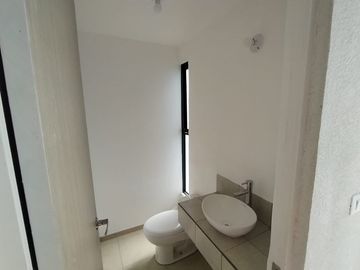 CASA EN PREVENTA A 10 MIN DE ZONA INDUSTRIAL MUY AMPLIA SAN LUIS POTOSI