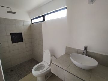 CASA EN PREVENTA A 10 MIN DE ZONA INDUSTRIAL MUY AMPLIA SAN LUIS POTOSI