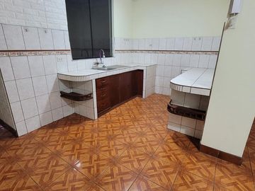 Casa a la Venta en San Juan de Lurigancho - Mangomarca