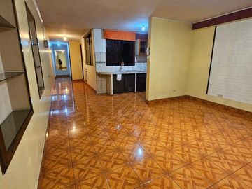 Casa a la Venta en San Juan de Lurigancho - Mangomarca