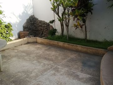 Oferta ! Bajó de precio de venta de casa en calle residencial !
