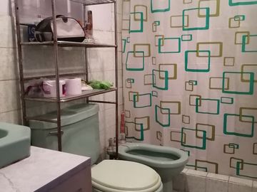 Oferta ! Bajó de precio de venta de casa en calle residencial !