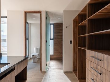 INCREÍBLE CASA DE 4 RECÁMARAS EN LOMAS DE ANGELOPOLIS 3 - ENTREGA INMEDIATA