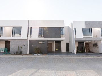 INCREÍBLE CASA DE 4 RECÁMARAS EN LOMAS DE ANGELOPOLIS 3 - ENTREGA INMEDIATA