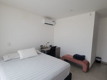 En venta  moderna y lujosa casa full amoblada en Ciudad Celeste, via a Samborondon