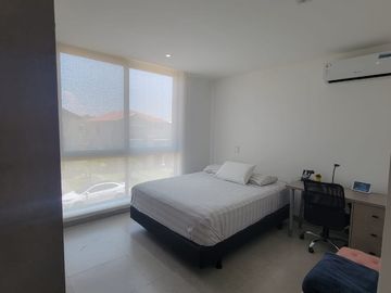 En venta  moderna y lujosa casa full amoblada en Ciudad Celeste, via a Samborondon