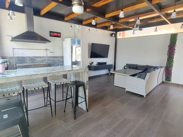 En venta  moderna y lujosa casa full amoblada en Ciudad Celeste, via a Samborondon