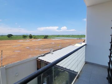 En venta  moderna y lujosa casa full amoblada en Ciudad Celeste, via a Samborondon