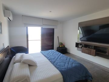 En venta  moderna y lujosa casa full amoblada en Ciudad Celeste, via a Samborondon