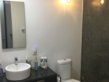 Casa Remodelada  con 6 departamentos en venta Centro Guadalajara