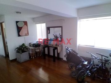 Departamento En Venta En Urbanización Casuarinas Sur En El Distrito De Santiago De Surco