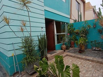 Casa en venta en San miguel limite con magdalena del mar