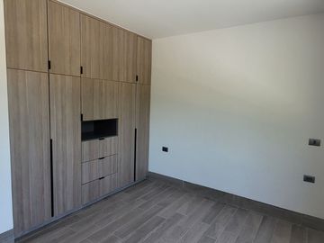 VENDO CASA EN EL MAYORAZGO, LEÓN, GUANAJUATO