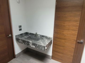 VENDO CASA EN EL MAYORAZGO, LEÓN, GUANAJUATO