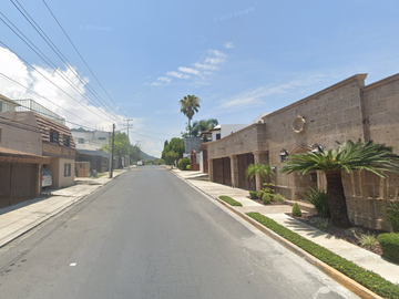 CASA EN COLONIA LOS CIPRESES, MONTERREY, NUEVO LEÓN.