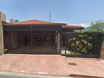 CASA EN COLONIA LOS CIPRESES, MONTERREY, NUEVO LEÓN.