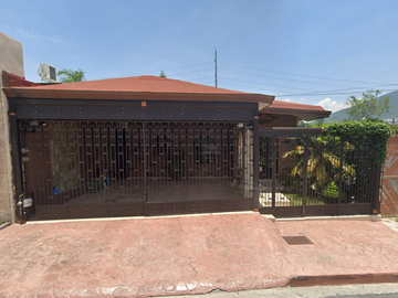 CASA EN COLONIA LOS CIPRESES, MONTERREY, NUEVO LEÓN.