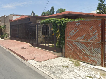 CASA EN COLONIA LOS CIPRESES, MONTERREY, NUEVO LEÓN.