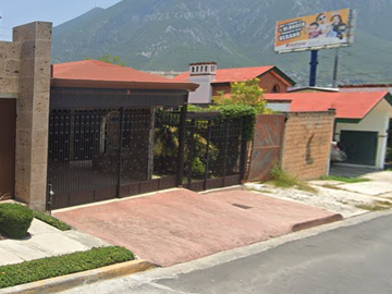 CASA EN COLONIA LOS CIPRESES, MONTERREY, NUEVO LEÓN.
