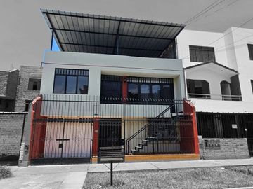 Se Vende Amplia Casa De 2 Pisos En Calle Guzmán Barrón - Trujillo (aipanaque)