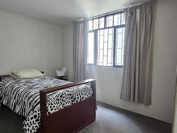 Se Vende Amplia Casa De 2 Pisos En Calle Guzmán Barrón - Trujillo (aipanaque)