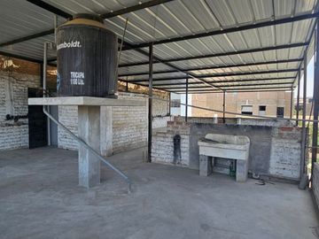 Se Vende Amplia Casa De 2 Pisos En Calle Guzmán Barrón - Trujillo (aipanaque)