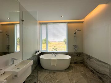 New 4 Bed Pool Villa in Hang Dong for Sale near Meritton British International School