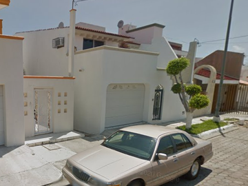 CASA EN COLONIA LOMAS DE MAZATLÁN, SINALOA.