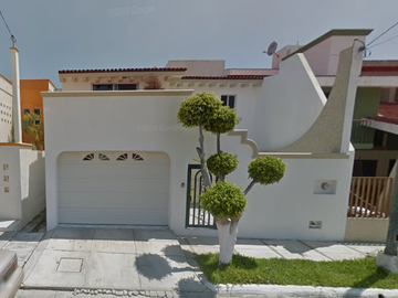 CASA EN COLONIA LOMAS DE MAZATLÁN, SINALOA.