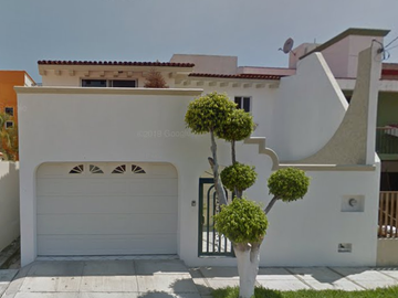 CASA EN COLONIA LOMAS DE MAZATLÁN, SINALOA.