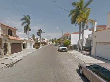 CASA EN COLONIA LOMAS DE MAZATLÁN, SINALOA.