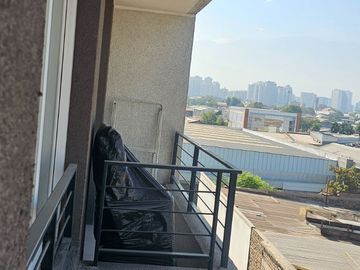 Departamento a 5 minutos del metro Parque los Reyes