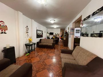 Se Vende Casa De 8 Habitaciones En San Juan De Lurigancho 🏡