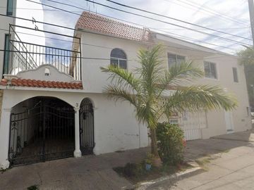 CASA EN COLONIA LAS GAVIOTAS, MAZATLÁN, SINALOA.