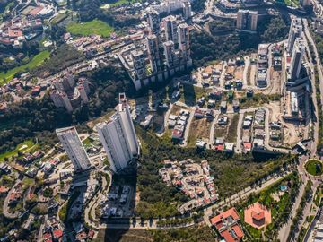 Casa En Venta En Bosque Real con 3, 4 o hasta 5 recámaras
