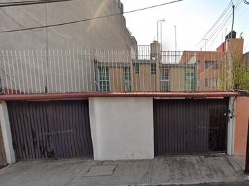 CASA EN REMATE EN IZTACALCO CDMX