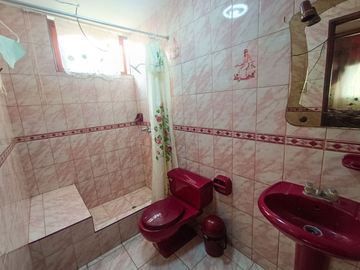 SE VENDE CASA DE 2 PISOS CON LOCAL COMERCIAL EN BOCANEGRA CALLAO